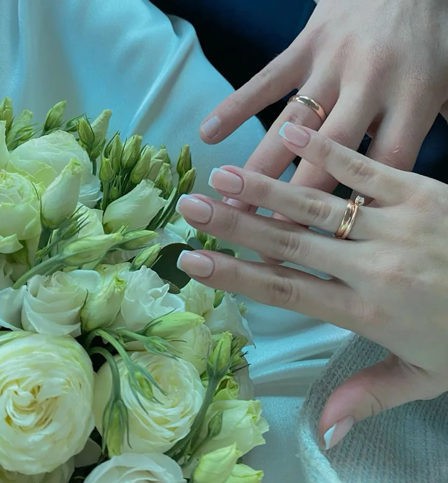 Nên chọn nhẫn cưới vàng trắng hay vàng hồng