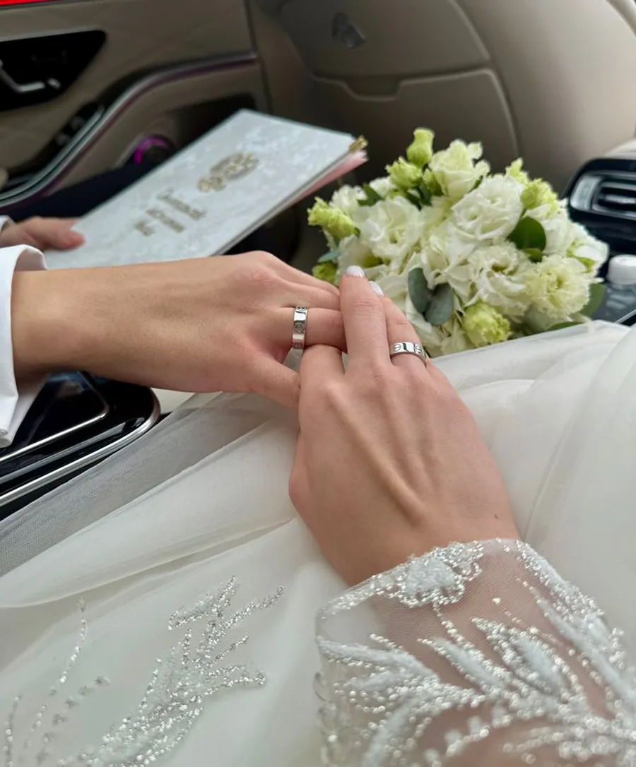 Nên chọn nhẫn cưới vàng trắng hay vàng hồng
