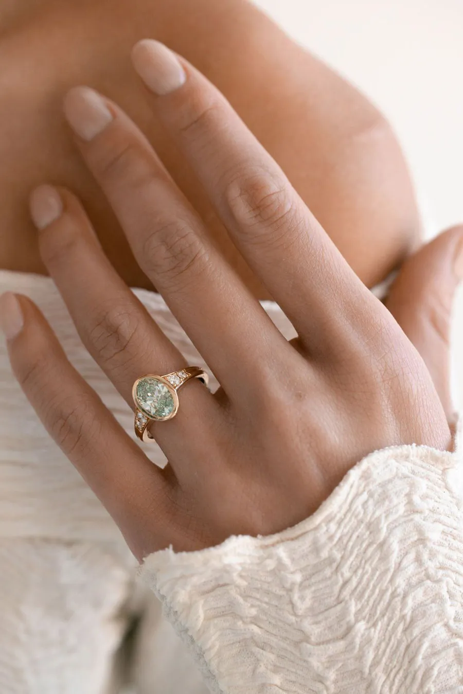 Nhẫn ổ bezel