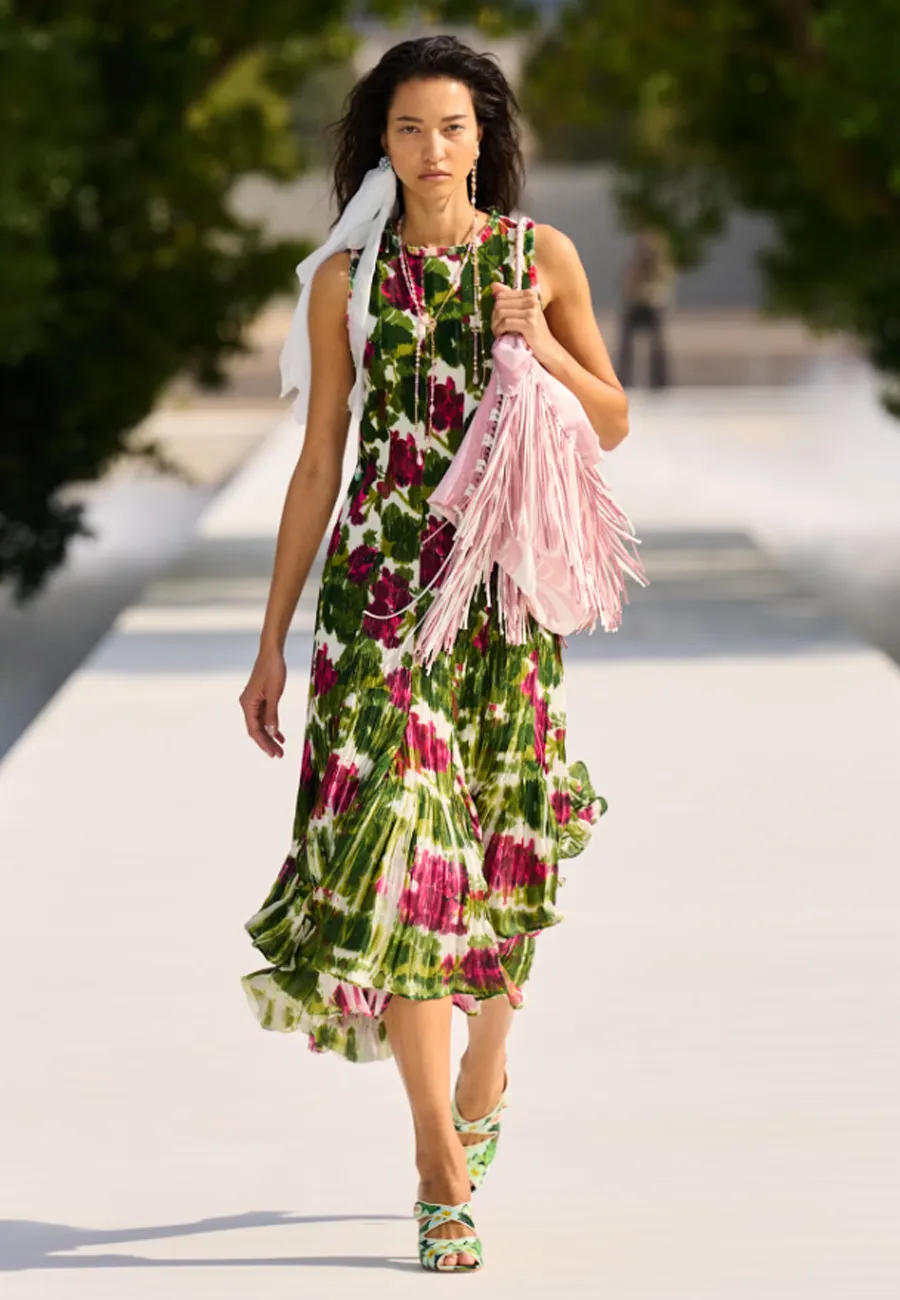 Từ Tailleur đến Flou: Khi cấu trúc trở nên nhẹ nhàng