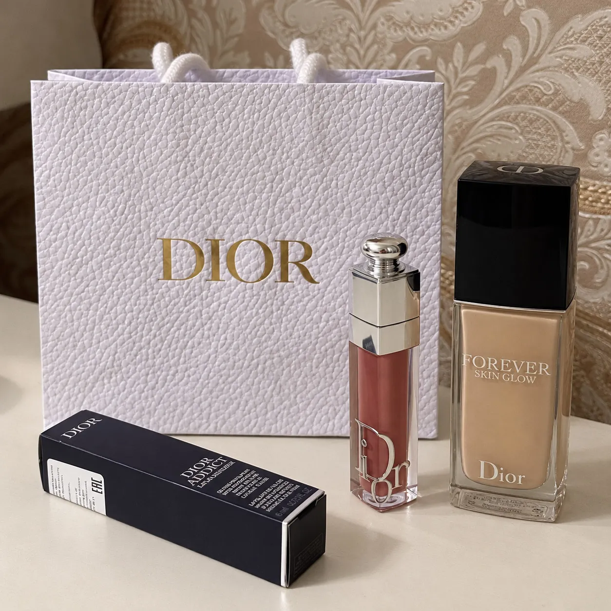 So Sánh Dior Addict Lip Maximizer 009 Và YSL Loveshine Candy Glow 5B