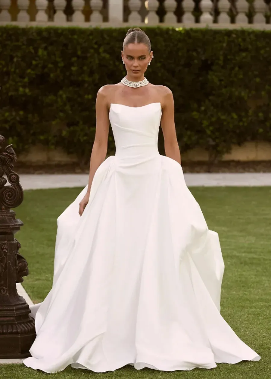xu hướng váy cưới tại New York Bridal Fashion Week 2027