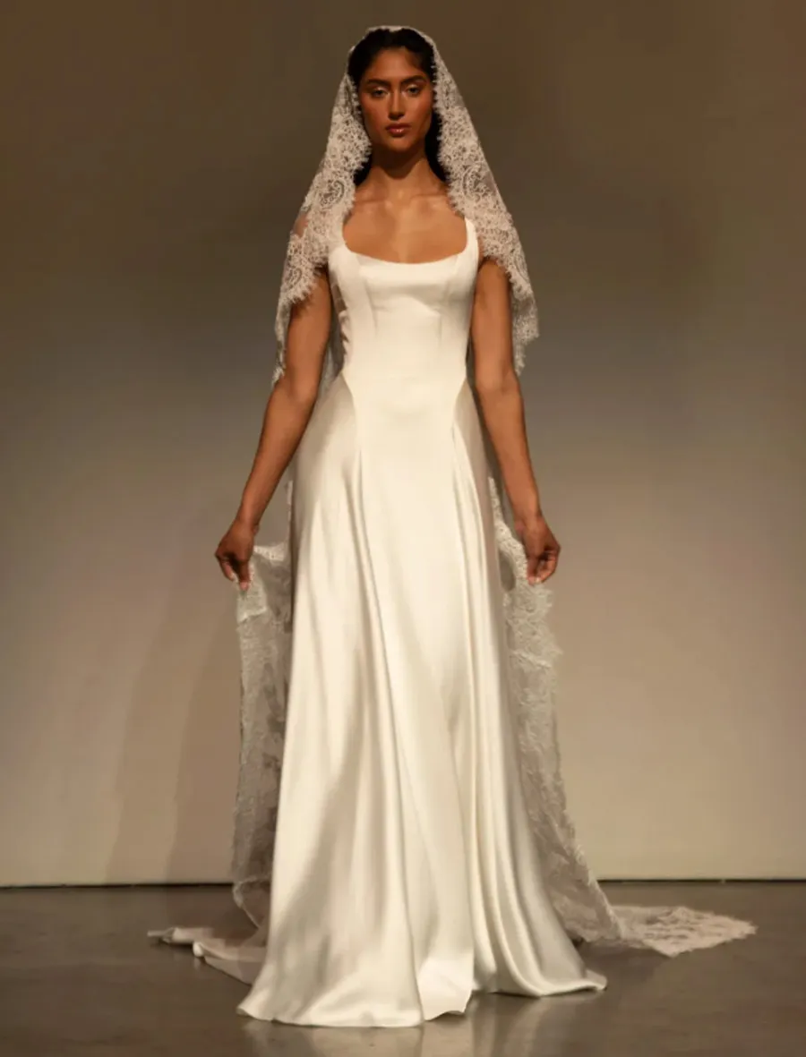 xu hướng váy cưới tại New York Bridal Fashion Week 2027