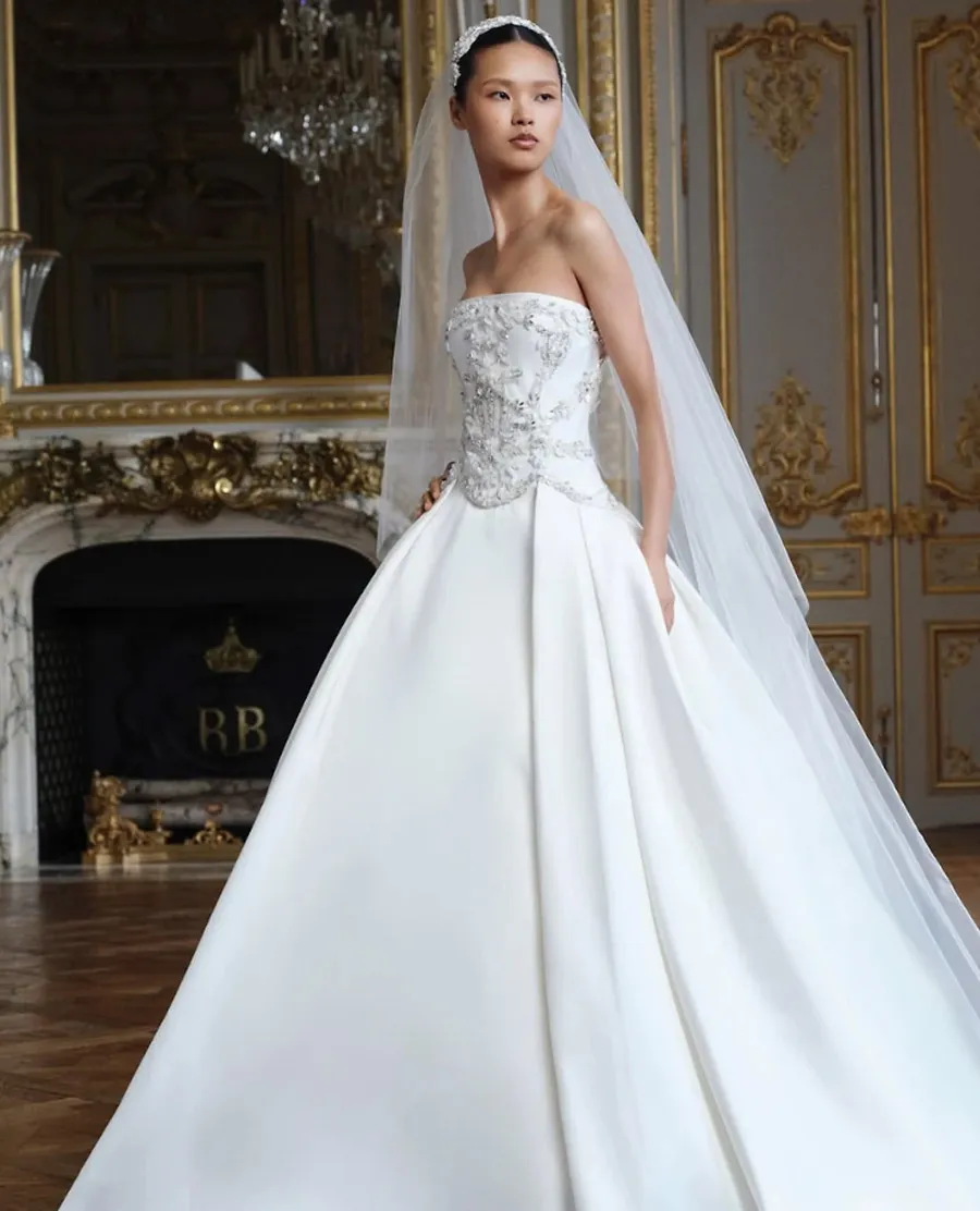xu hướng váy cưới tại New York Bridal Fashion Week 2027