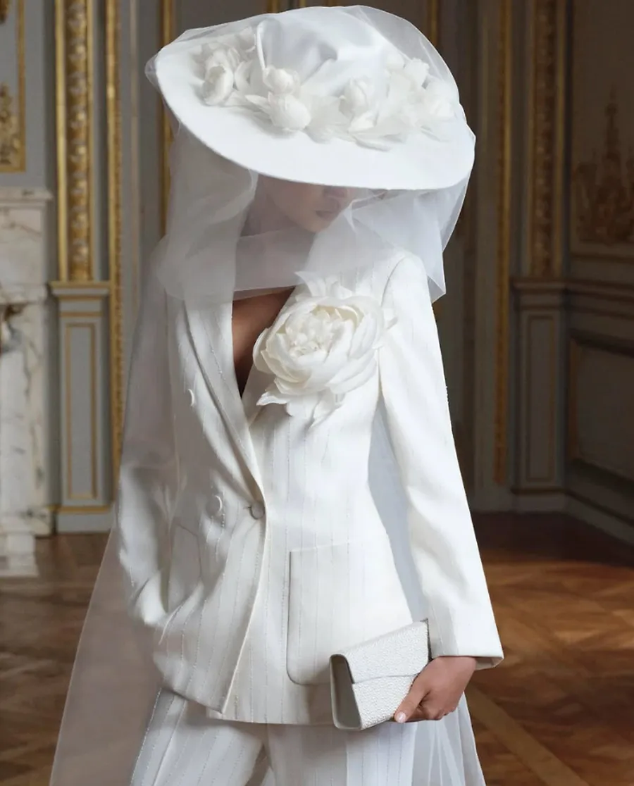 xu hướng váy cưới tại New York Bridal Fashion Week 2027