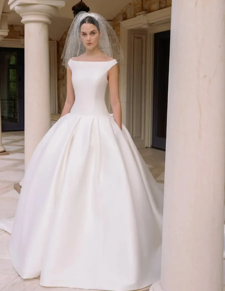 xu hướng váy cưới tại New York Bridal Fashion Week 2027