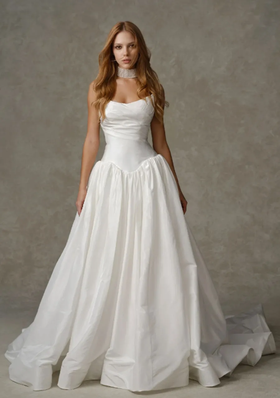 xu hướng váy cưới tại New York Bridal Fashion Week 2027