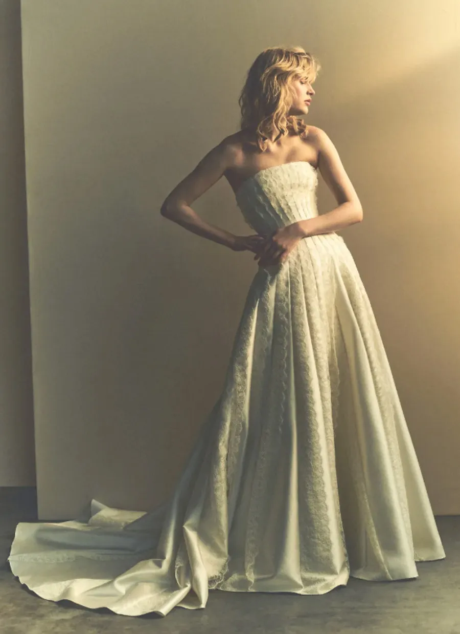 xu hướng váy cưới tại New York Bridal Fashion Week 2027
