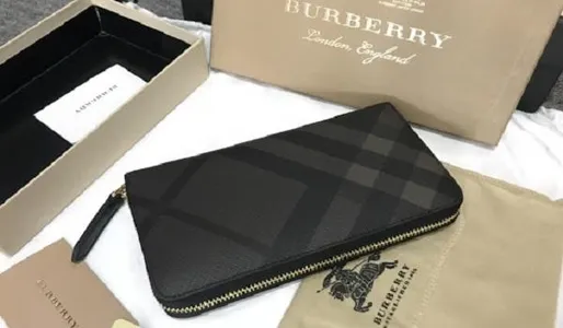 3-mau-vi-cam-tay-burberry-nam-chinh-hang-gia-chuan-cho-quy-ong-thanh-dat