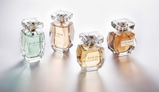 review-5-chai-nuoc-hoa-elie-saab-trang-nha-va-yeu-kieu-cho-phai-dep