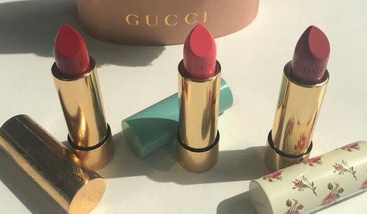 review-cac-mau-son-gucci-rouge-a-levres-satin-lipstick-dep-nhat-mua-nhieu-hien-nay