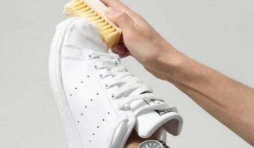 cach-giat-giay-the-thao-adidas-dung-tu-hang-va-cach-bao-quan-hieu-qua