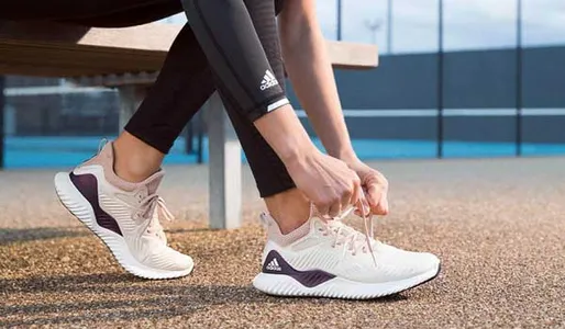 giay-adidas-alphabounce-chinh-hang-gia-bao-nhieu-mua-o-dau-uy-tin
