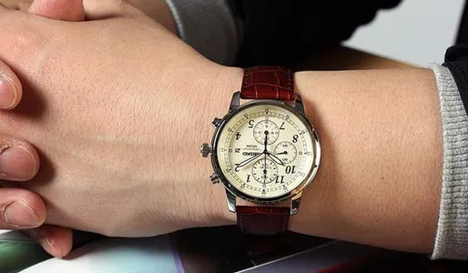 review-chi-tiet-dong-dong-ho-seiko-chronograph