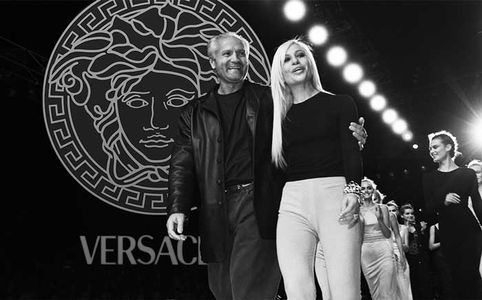 lich-su-hinh-thanh-va-phat-trien-cua-thuong-hieu-versace