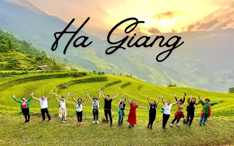 Đi Hà Giang Mặc Gì? 15 Gợi Ý Outfit Cho Nam Nữ Chụp Ảnh Cực Đẹp