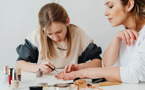 Gợi Ý 100+ Mẫu Nail Thạch Hồng Mắt Mèo Siêu Xinh, Bling Bling