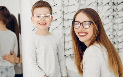 Top 10 Thương Hiệu Kính Mắt Mỹ Nổi Tiếng Trên Thị Trường