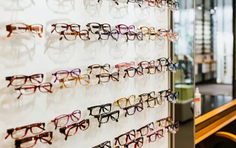 Top 10 Thương Hiệu kính mắt Pháp Nổi Tiếng Trên Thị Trường&nbsp;