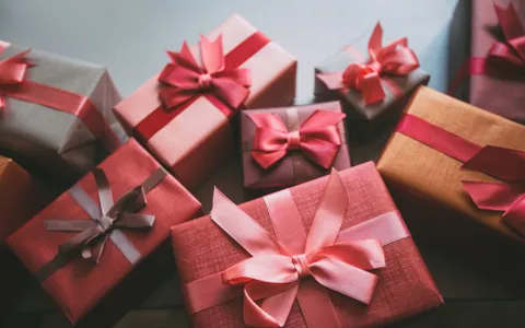 Cung Ma Kết Thích Quà Gì? Top 10 Món Quà Tinh Tế Tặng Ma Kết