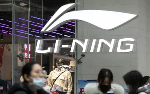 Thương Hiệu Lining: Lịch Sử & Đặc Điểm Nổi Bật