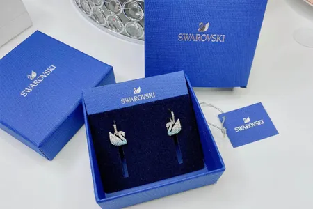 Top 10 khuyên tai Swarovski bán chạy, được săn đón hiện nay