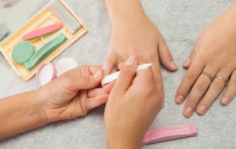 Dưỡng Móng Kiểu Nhật: Giải Pháp Phục Hồi Móng Tay Yếu, Gãy Và Hư Tổn 