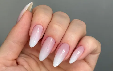 Top 50 Mẫu Nail Trắng Hồng Thạch Đẹp Trong Veo, Tôn Da 2026