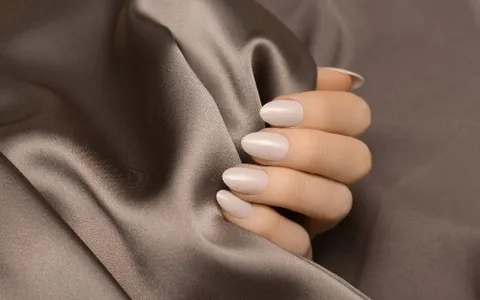 Top 50+ Mẫu Nail Trắng Tráng Gương Đẹp Sang Chảnh 2026