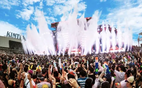 Đi Waterbomb Nên Mặc Gì? Top 10+ Outfit Cháy Phố Cho Nam Và Nữ