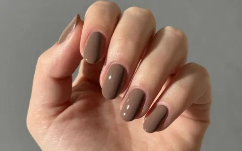 Top 50+ Mẫu Nail Màu Trà Đẹp, Sang Chảnh Thời Thượng 2026
