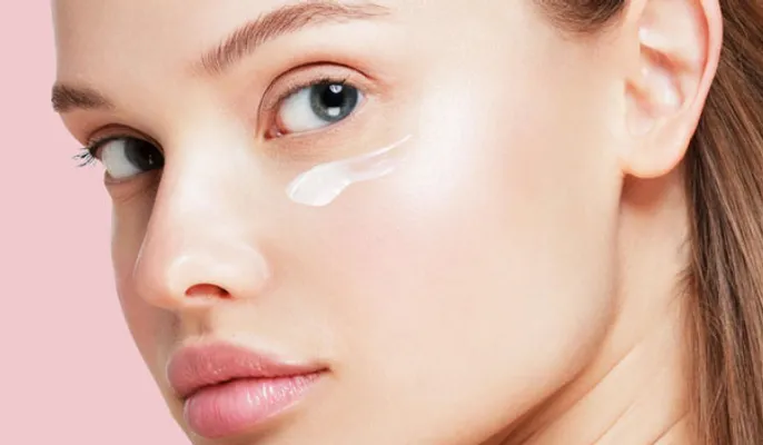 Review 10 loại serum mắt giảm nhăn trị quầng thâm chất lượng tốt được dùng nhiều - 1