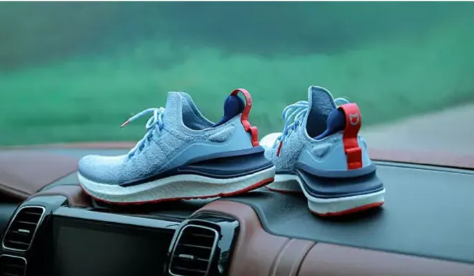 Top 10 đôi giày thể thao màu xanh blue rất ấn tượng cho bạn 1