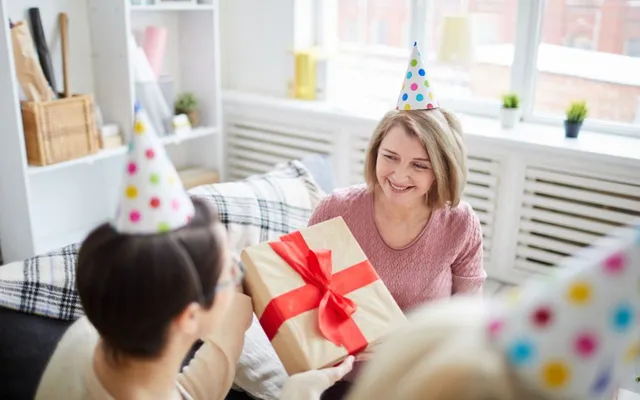 Top 5 Dây Chuyền Vàng Tặng Mẹ Vào Ngày 11/5 - Ngày Của Mẹ - 1