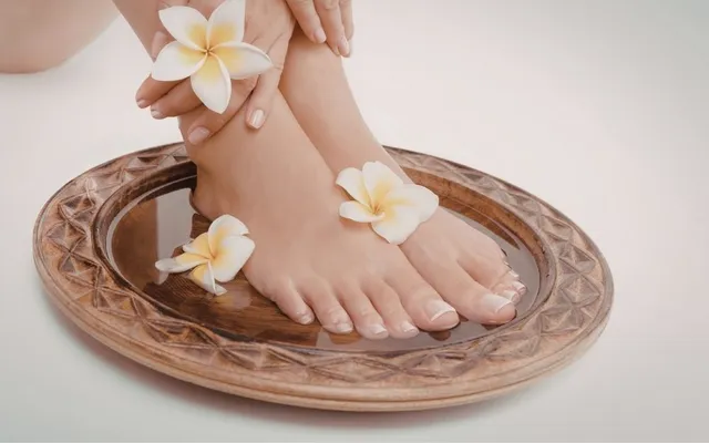 Gợi Ý 100+ Mẫu Nail Chân Trắng Da Giúp Nâng Tone Tinh Tế - 1