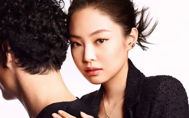 Review 10 Khuyên Tai Chanel Bán Chạy, Được Săn Đón Hiện Nay - 1