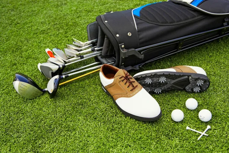 choi-golf-can-chuan-bi-gi-bo-dung-cu-choi-golf-day-du-cho-nguoi-moi