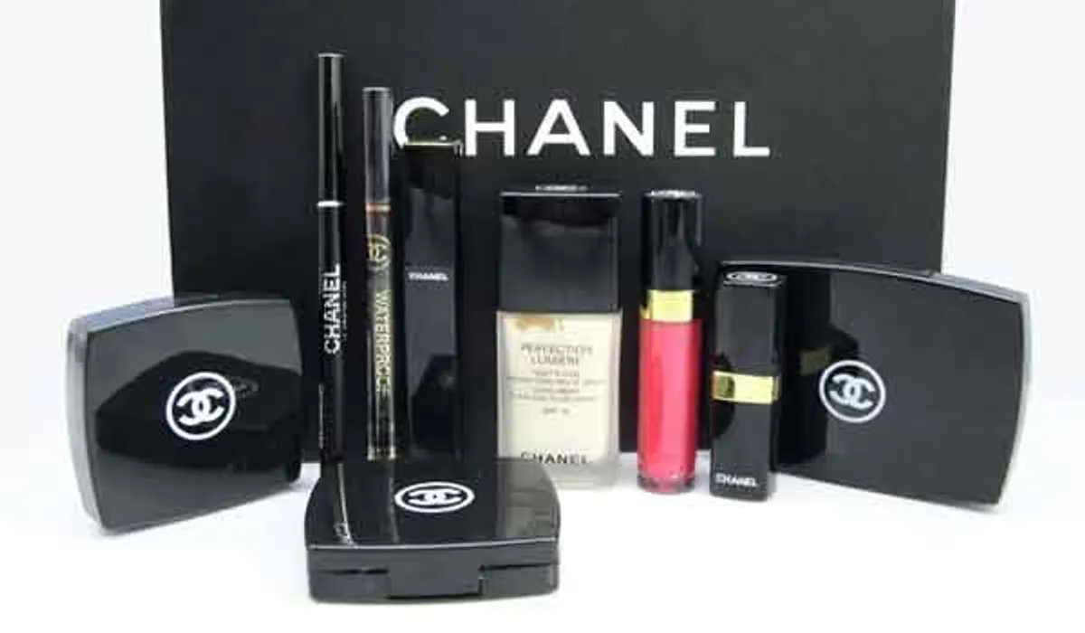 BỘ SƯU TẬP MỸ PHẨM CHANEL VỚI CÁC DÒNG SẢN PHẨM NỔI BẬT