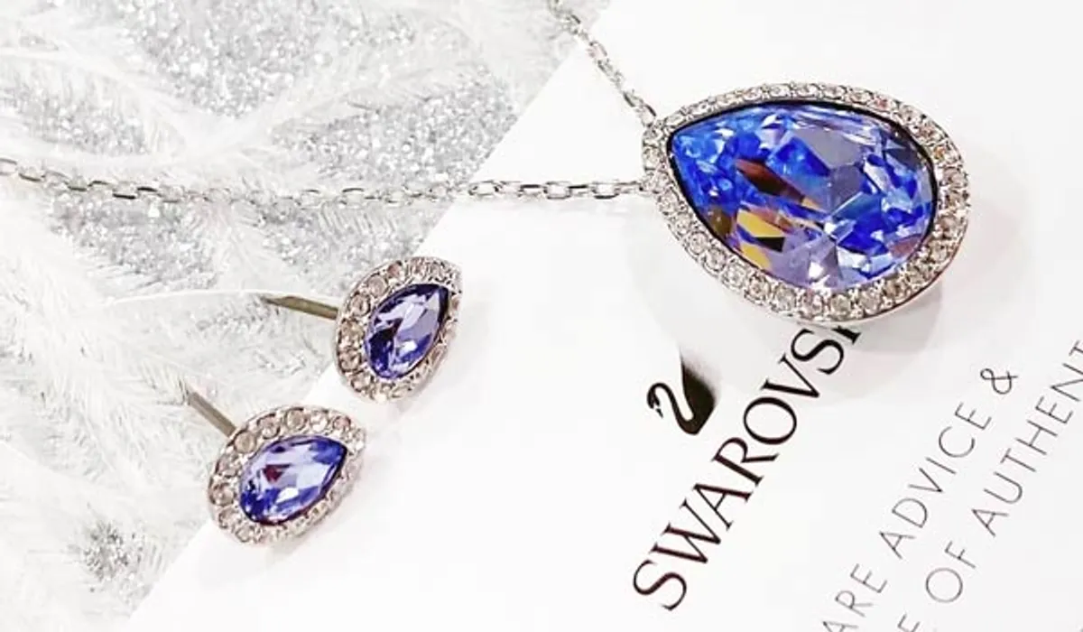 5 cách phân biệt trang sức đá pha lê Swarovski thật - giả nhanh chóng