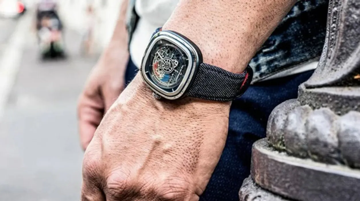 Đồng hồ SevenFriday nước nào sản xuất, có nên dùng không?