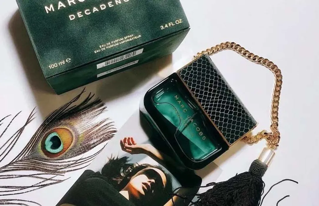 Review sự thật về nước hoa hình túi xách Marc Jacobs Decadence