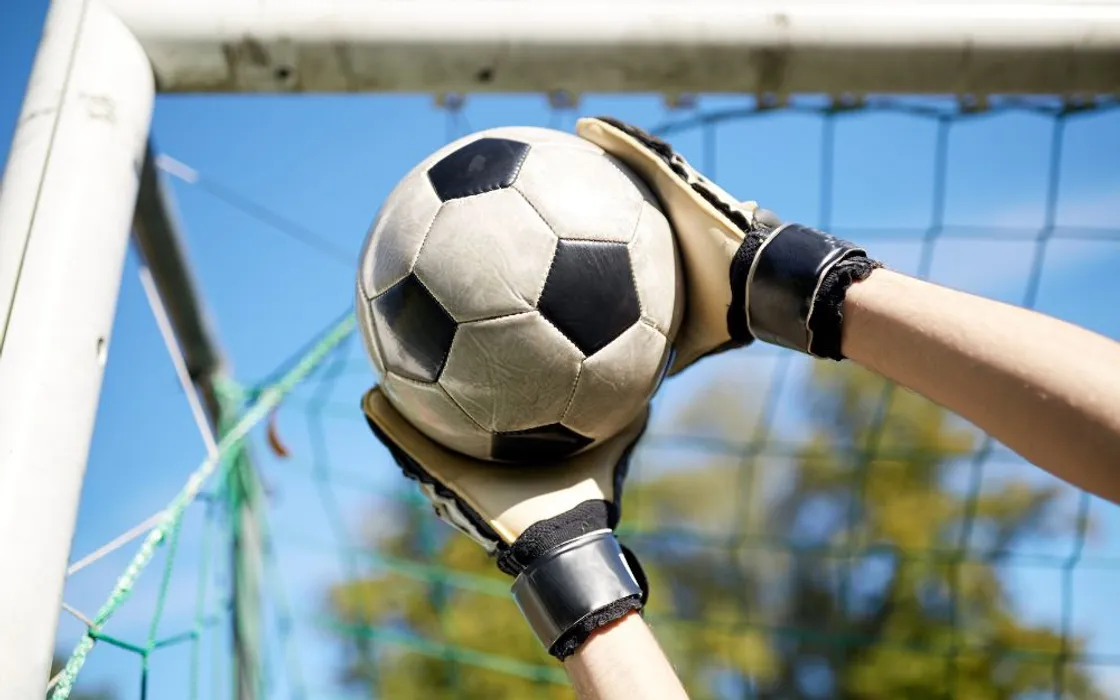 Cách Chọn Găng Tay Thủ Môn Sân Cỏ Nhân Tạo, Gợi Ý 5 Loại Cực Tốt