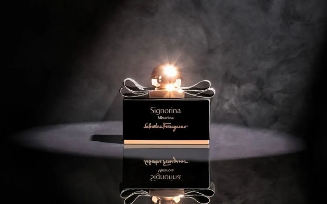 Review Nước Hoa Signorina Đen Chi Tiết (Signorina Misteriosa)