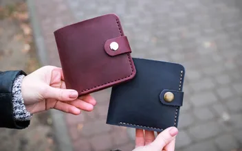 Mệnh Kim Dùng Ví Màu Gì? Gợi Ý 5 Mẫu Ví Giúp Thu Hút Tài Lộc