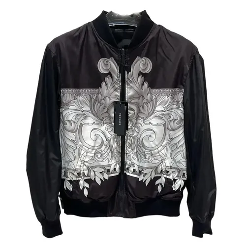 Áo Khoác Nam Versace Baroque Printed Reversible Bomber Jacket Màu Đen Size 52