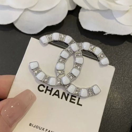 Cài Áo Chanel Jewelry Style Màu Trắng