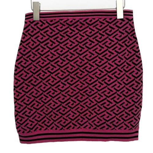 Chân Váy Versace Pink With La Greca Pattern Printed 1008142 1A04064 1PF00 Màu Hồng Họa Tiết Size 42
