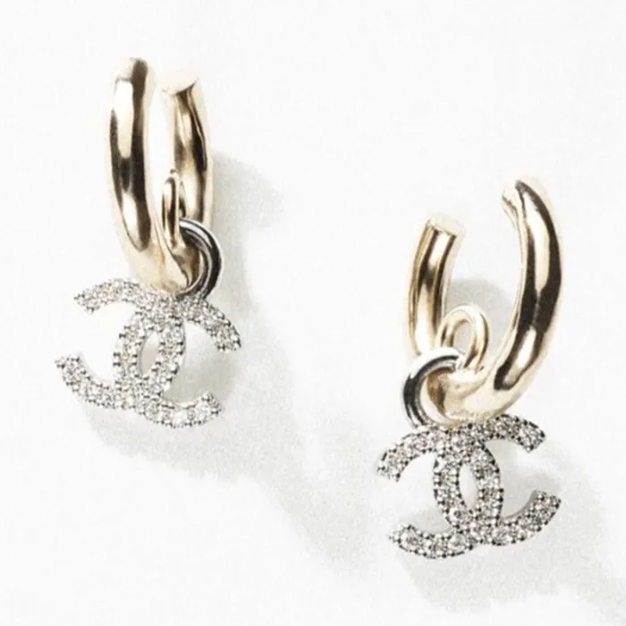 Khuyên Tai Chanel CC Logo Earrings Màu Vàng Trắng