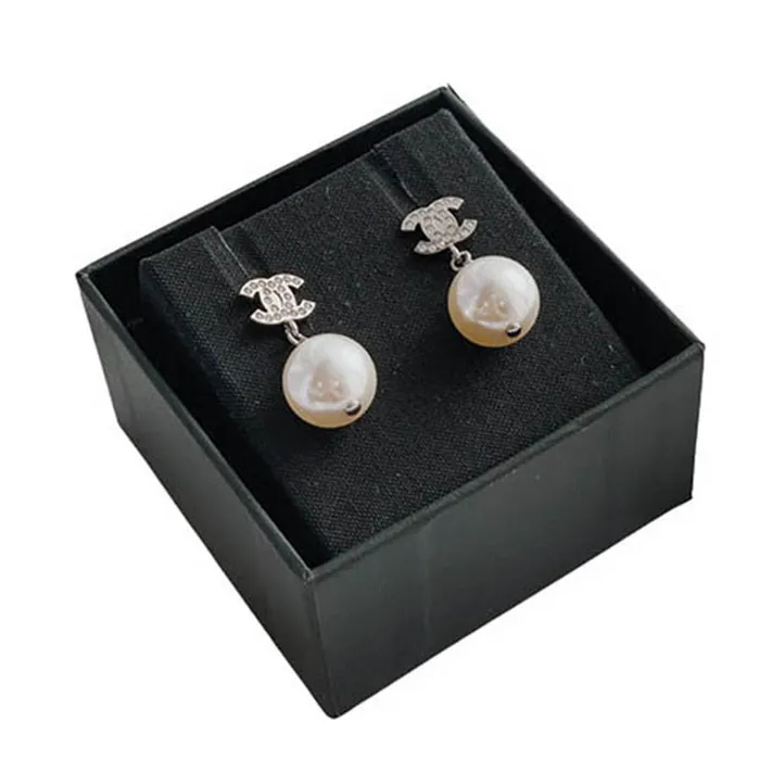 Khuyên Tai Chanel Earrings Màu Bạc Ngọc Trai