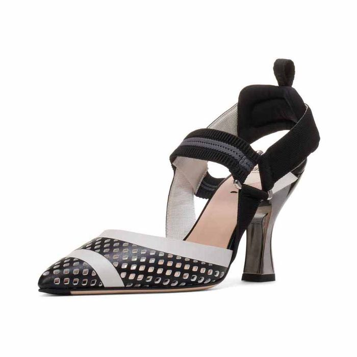 Giày Cao Gót Fendi Colibri Laser Cut Pointed Toe Pump Màu Đen Trắng